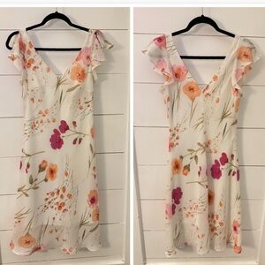 VINTAGE Y2K 90's 9/10 white ditzy floral flutter sleeve midi cottagecore dress